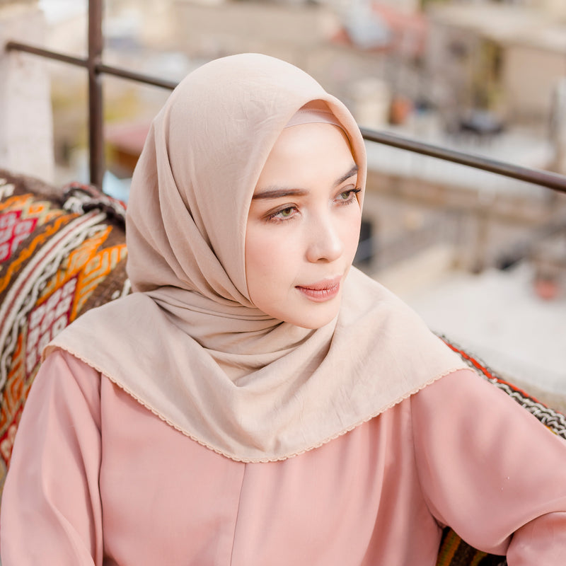 Embroidery Signature Square Beige