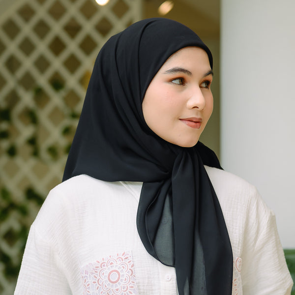 Bawal Square Black