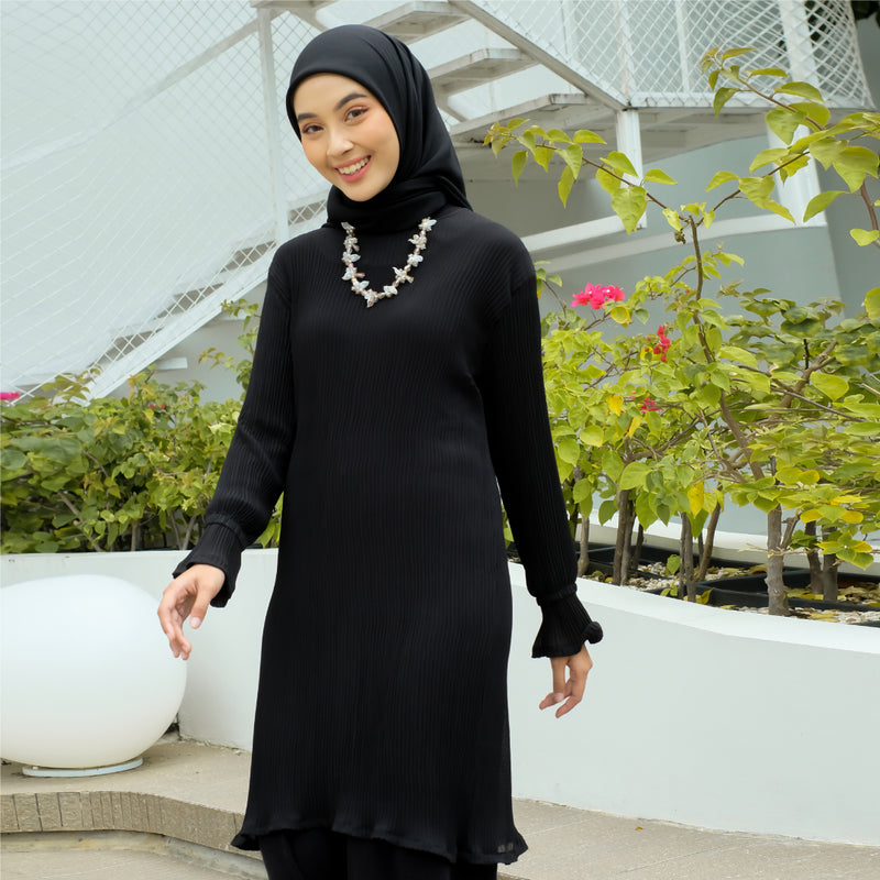 Mahira Pleats Blouse (Baju Plisket) Black