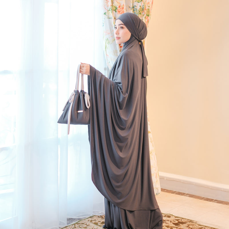 Shameera Prayer Set in Dark Grey (Lozy x Hamidah)