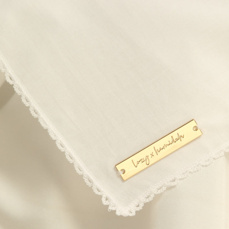 Embroidery Signature Square White