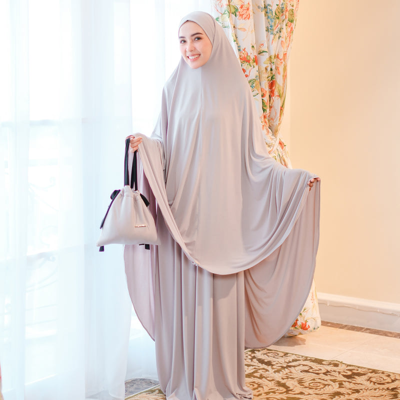 Shameera Prayer Set in Light Grey (Lozy x Hamidah)