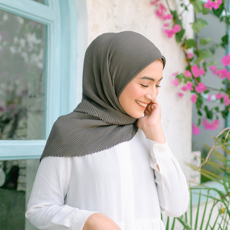 Haraa Pleats Square (Segiempat Voal Plisket) Dark Grey