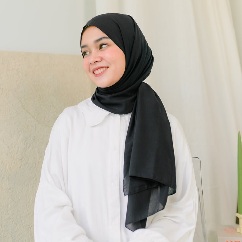 Detaa Shawl Black