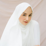 Antique Shawl in Broken White (Lozy x Antik)