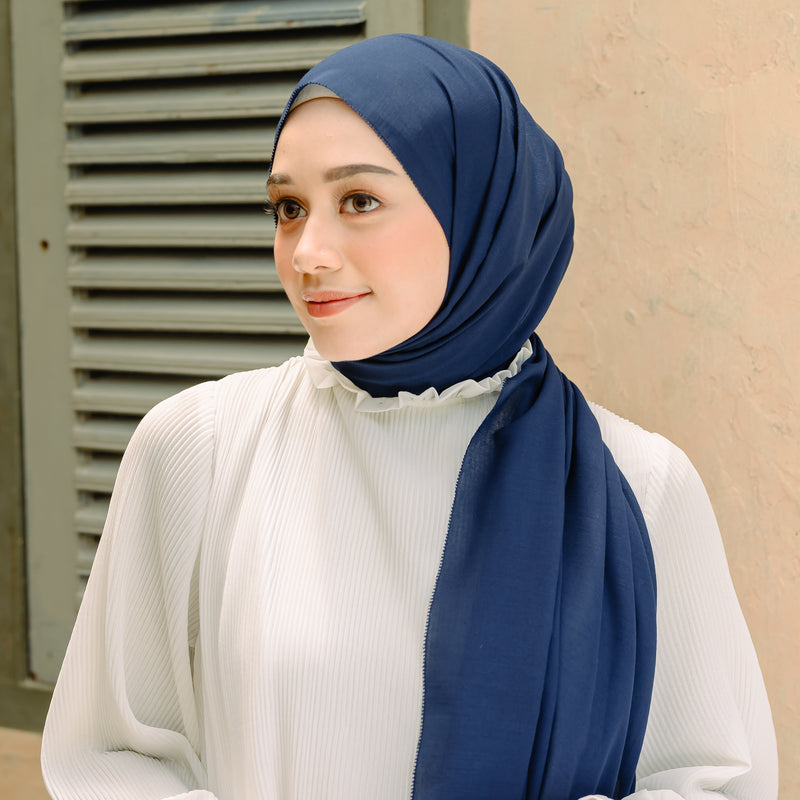 Dira Eyelash Shawl Navy