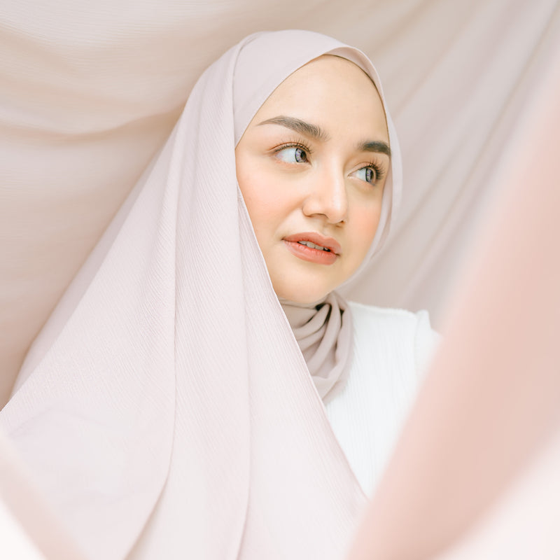 Antique Shawl in Baby Nude (Lozy x Antik)