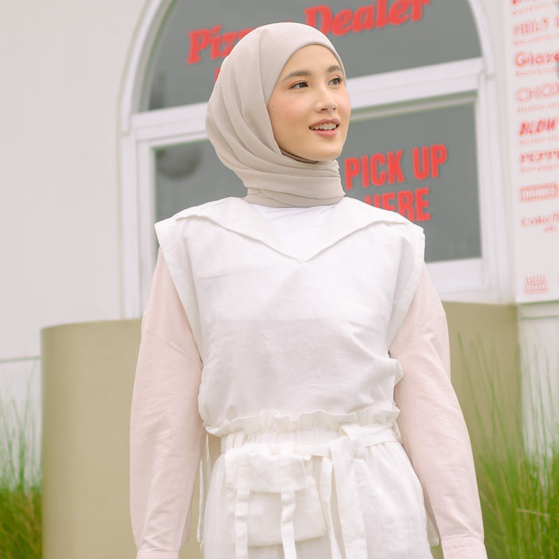 Kumi Vest Broken White (Atasan Rompi Linen) Ukuran M