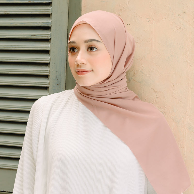 Dira Eyelash Shawl Milo