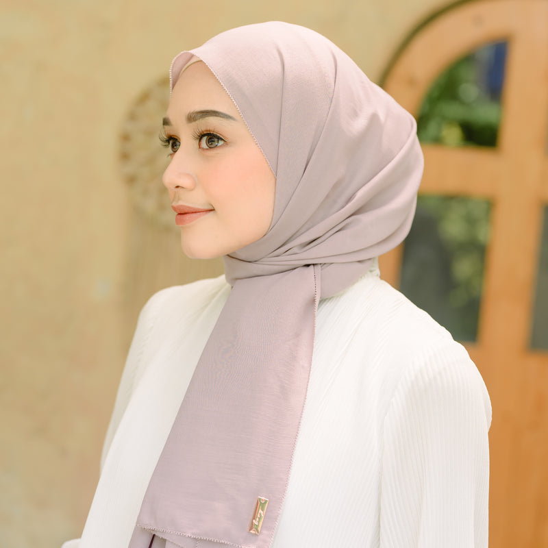 Dira Eyelash Shawl Tea Rose