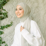 Dira Eyelash Shawl Cream Almond