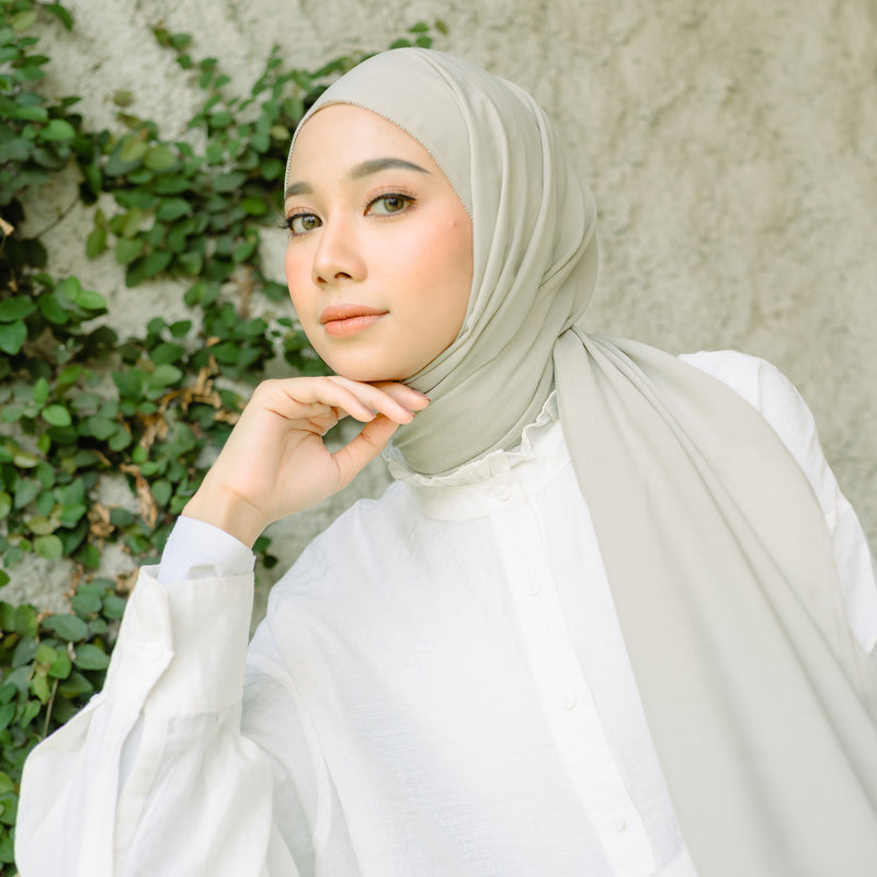 Dira Eyelash Shawl Cream Almond