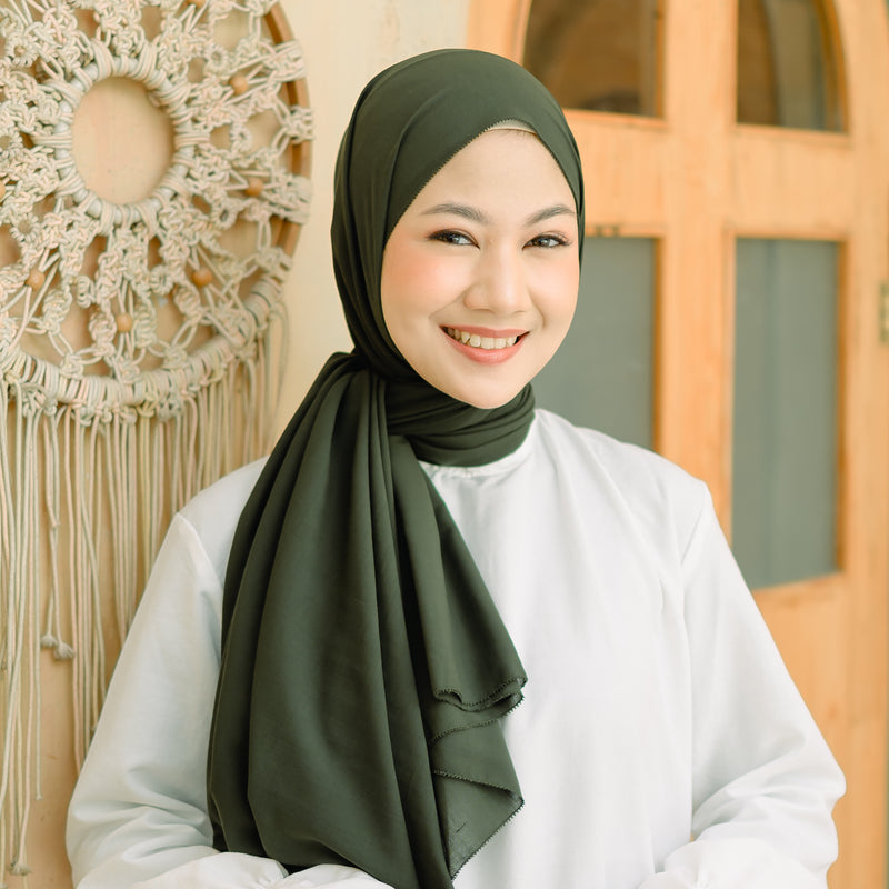 Dira Eyelash Shawl Army