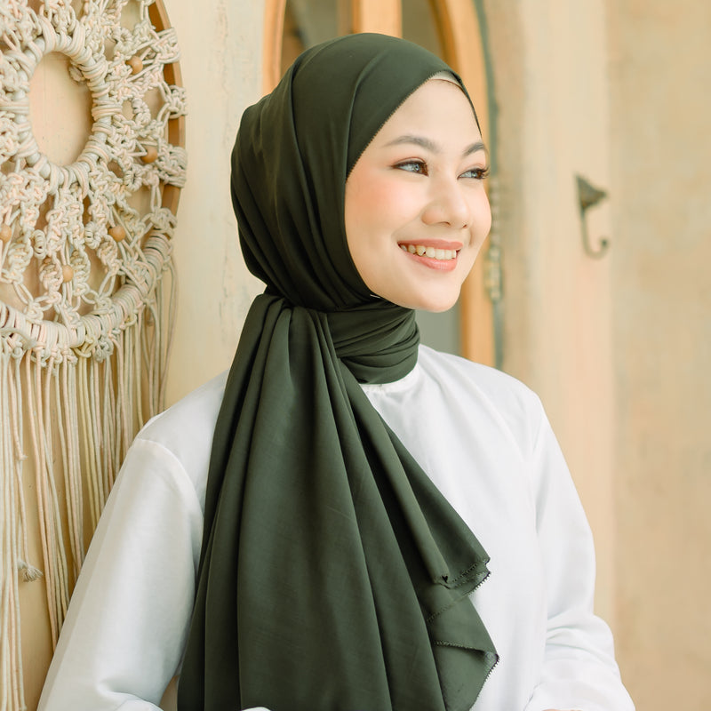 Dira Eyelash Shawl Army